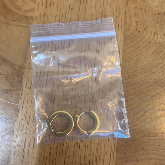 GOLD HUGGIES!   - Picture 6 of 6